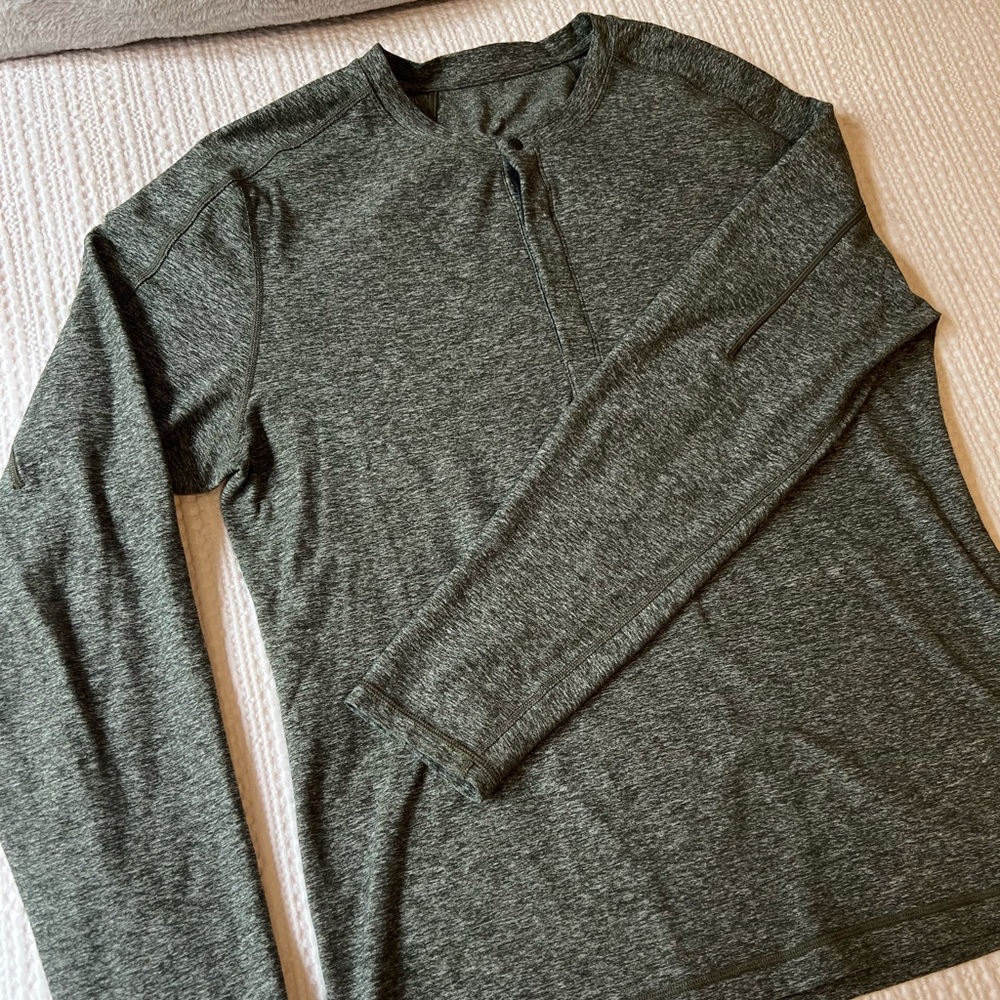 Men’s Lululemon Surge Long Sleeve Henley in Heathered Gator Green Size XL